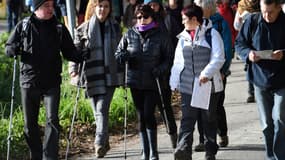 Des manifestants opposés à l'aéroport. 