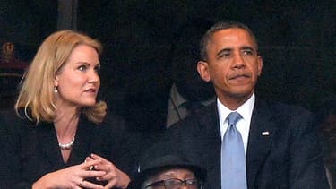 La chef du gouvernement danoise Helle Thorning-Schmidt et le président américain Barack Obama à Soweto pour la cérémonie d'hommage à Nelson Mandela, le 10 décembre 2013