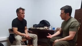 Sean Penn à Kiev a rencontré Volodymyr Zelensky à Kiev dans le cadre d'un tournage d'un documentaire sur le conflit en Ukraine.