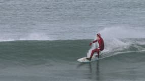 Le père Noël a affronté les vagues d'Hossegor ce week-end