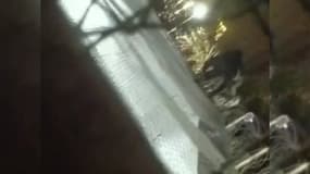 Image d'une personne retenu au CRA de Nice en train de s'enfuir par le toit
