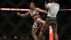 Nora Cornolle s'est imposée lors de ses deux combats à l'UFC. 