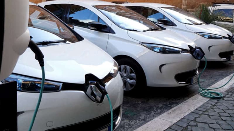 Le président de Renault Jean-Dominique Senard a confié que le constructeur étudiait le prêt de 300 Renault Zoé au personnel soignant.