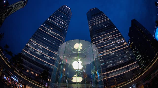 Le marché chinois qui a permis à Apple de réaliser des résultats exceptionnels, représente désormais un quart de son chiffre d’affaires. Et quand sa devise s’enrhume, Apple éternue.