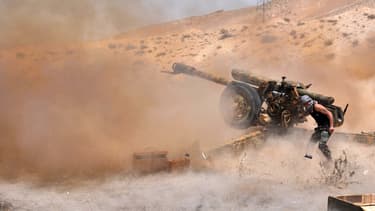 Les combattants de l'Etat islamique et des forces loyalistes au régime syrien s'affrontent pour Palmyre, dernier rempart à la capitale Damas.