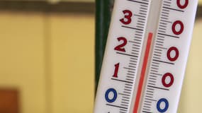Avec plus de 30°C dans les couloirs, les détenus de Fresnes ont du mal à se rafraîchir