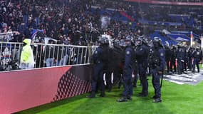 Les forces de l'ordre pendant un match de Lyon au Groupama Stadium en janvier 2023