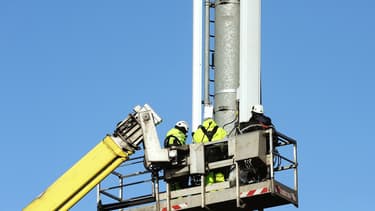 Furieux de la hausse de la taxe finançant l'audiovisuel, les opérateurs pourraient remettre en cause leur engagement à couvrir en réseau de téléphonie mobile, les "zones blanches"