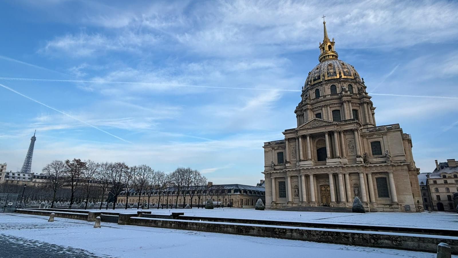 Le dôme des Invalides sous la neige ce jeudi 18 janvier.