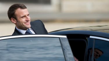 Emmanuel Macron a longtemps défendu la stratégie de l'Etat, notamment sa montée au capital de Renault.