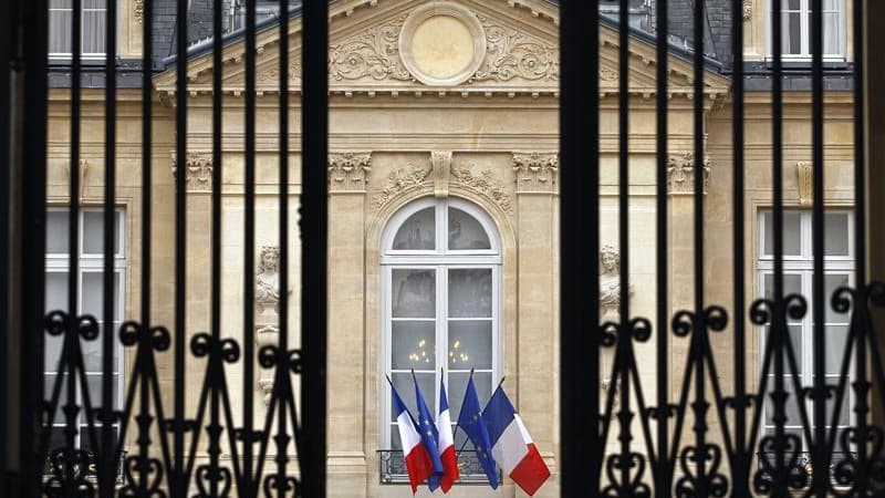 Le Conseil des ministres a approuvé mercredi ce qui sera sans doute le dernier train de réformes du quinquennat du président Nicolas Sarkozy, dont une hausse de 1,6 point de la TVA pour contribuer au financement de la protection sociale. /Photo prise le 2