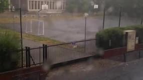 Intempéries: une pluie de grêlons s'abat sur Aubervilliers - Témoins BFMTV