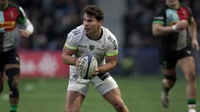 Le Toulousain Antoine Dupont face aux Harlequins 