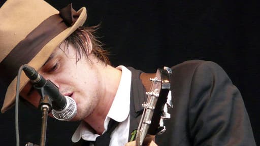 Pete Doherty en concert à Madrid en 2008.