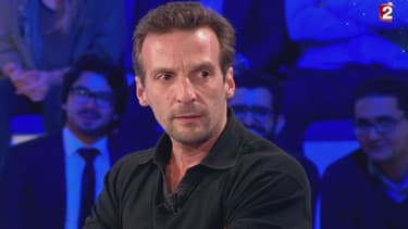 Matthieu Kassovitz sur le plateau de l'émission "On n'est pas couché"