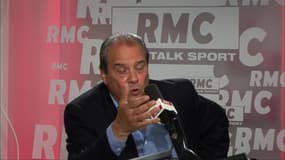 Cambadélis raconte sa première rencontre avec Macron: "Son regard m'a gêné"