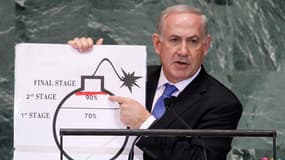 Le Premier ministre israélien Benjamin Netanyahu a estimé jeudi que la seule manière d'empêcher l'Iran de se doter de l'arme nucléaire était de fixer une "ligne rouge claire" à ne pas franchir à Téhéran pour l'inciter à mettre un terme à son programme con
