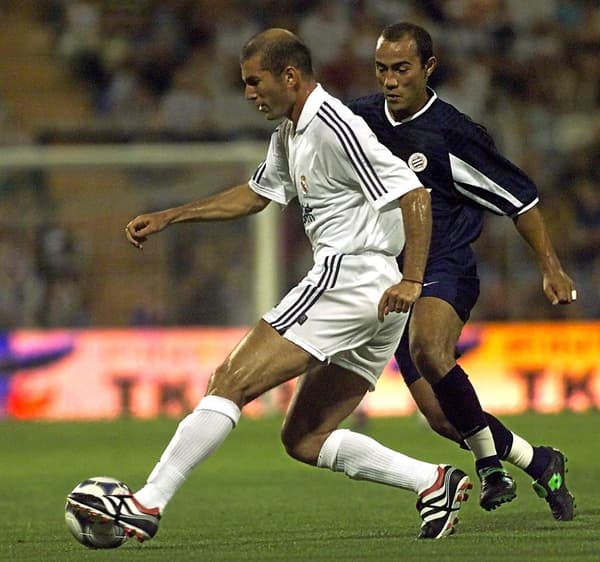 Le premier match (amical), contre Montpellier, de Zinédine Zidane avec le Real Madrid, à Alicante le 1er août 2001