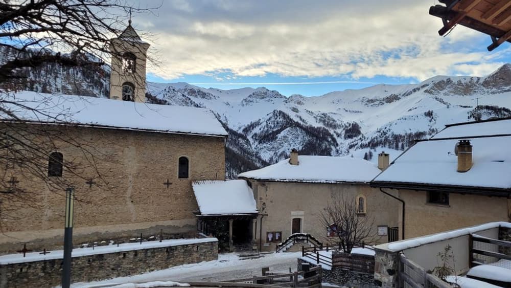 Le presbytère de Saint-Véran, dans les Hautes-Alpes en 2024, pour le Loto du patrimoine.