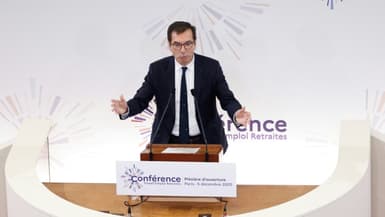 Le ministre du Travail Jean-Pierre Farandou lors de son discours pour l'ouverture de la conférence Travail et retraites à Paris le 5 décembre 2025
