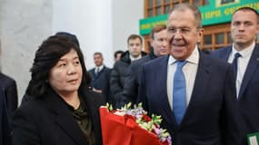La ministre nord-coréenne des Affaires étrangères Choe Son Hui et son homologue russe Sergueï Lavrov, à Moscou, le 1er novembre 2024