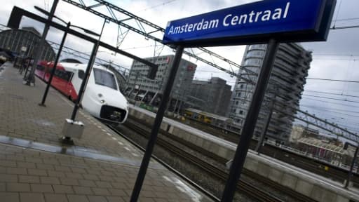 Le train à grande vitesse Fyra lors de son inauguration dans la gare d'Amsterdam, le 9 décembre 2012