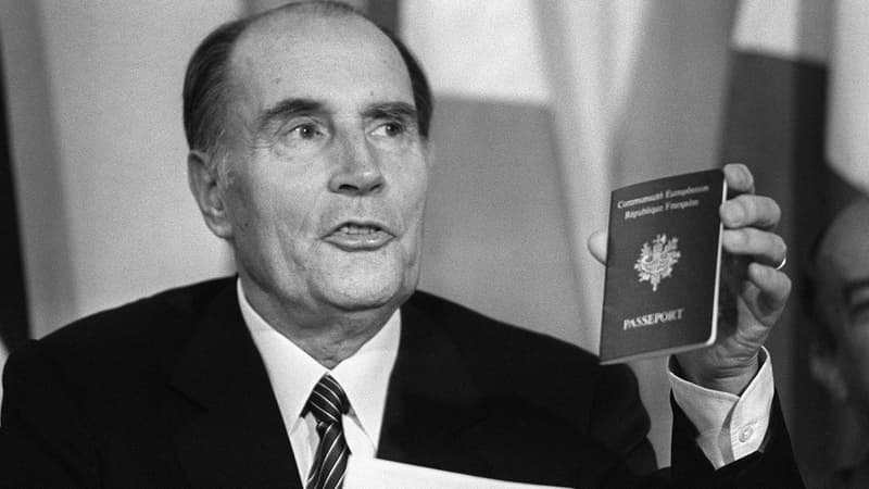 La vente aux enchères d'une partie de la bibliothèque de François Mitterrand rencontre un france succès 