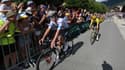 Tadej Pogacar et le maillot jaune Jonas Vingegaard sur la 14e étape du Tour de France, 15 juillet 2023