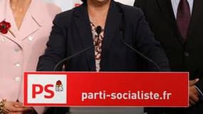 Le premier secrétaire du Parti socialiste, Martine Aubry, juge que la réforme des retraites présentée par le gouvernement est marquée du sceau de l'injustice et de l'irresponsabilité. À ses yeux, relever l'âge légal de 60 à 62 ans à l'horizon 2018 est une