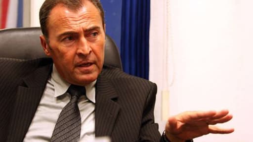 Le député des Alpes-Maritimes Lionnel Luca a démissionné de son poste de secrétaire national à l'immigration à l'UMP.