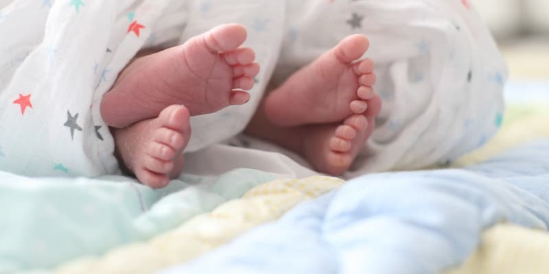 Des pieds de bébés (photo d'illustration).