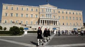 La Grèce organisera de nouvelles élections législatives le 17 juin après l'échec des tractations en vue de former un gouvernement de coalition. /Photo prise le 4 mai 2012/REUTERS/Yorgos Karahalis