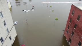 États-Unis: l’impressionnante inondation de la ville de Davenport filmée par un drone