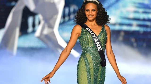 Alicia Aylies, Miss France 2017, le soir de son sacre.