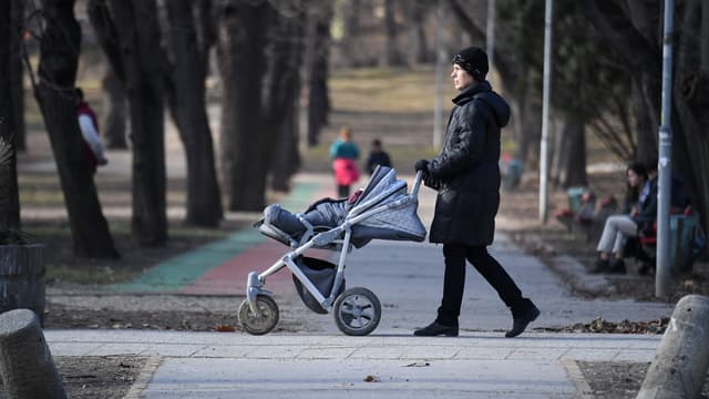 Seine Et Marne Une Nounou Condamnee Pour Avoir Laisse Des Bebes Seuls Pour Aller Faire Les Soldes