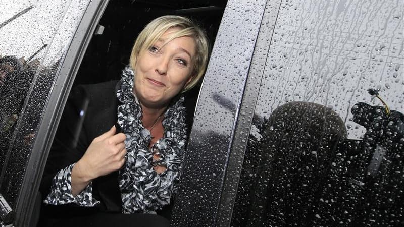 Marine Le Pen, qui a obtenu au premier tour de l'élection présidentielle un résultat historique pour son parti, 17,9% des voix, est partie sans attendre en campagne pour les législatives, avec l'espoir de semer un peu plus le trouble au sein de l'UMP. La