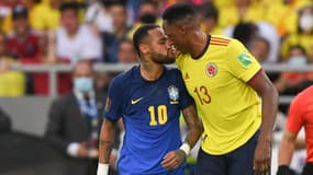 Neymar s'accroche avec Yerri Mina