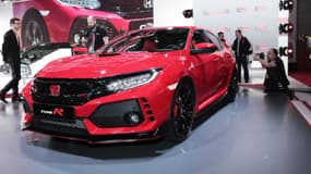 Présentée sous forme de concept en octobre à Paris, la Civic Type R arrive en modèle de série au salon de Genève.