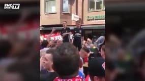 Manchester United : Des enfants lancent les chants à Stockholm