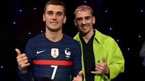 Antoine Griezmann et son double de cire au musée Grévin