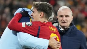 Gavi sort en larmes après une grosse blessure au genou, 19 novembre 2023