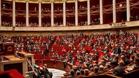 Le Parlement français a définitivement adopté mercredi la réforme des retraites qui reporte de 60 à 62 ans l'âge du départ légal à la retraite. /Photo prise le 27 octobre 2010/REUTERS/Benoît Tessier