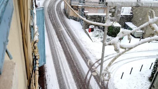 La couche de neige atteindra plusieurs centimètres au sol (photo d'illustration)