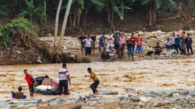 Les inondations qui ont frappé la région de Jakarta ont fait au moins 23 morts.