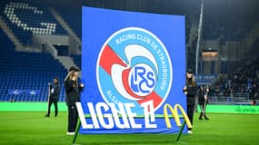 Le logo du RC Strasbourg avant un match de Ligue 1 le 29 octobre 2025