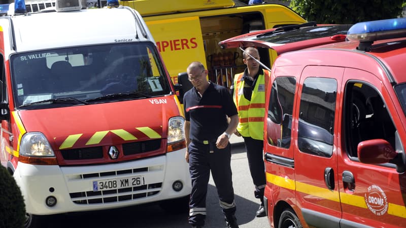 La collision entre un bus et une voiture a fait un mort et sept blessés légers, dont six enfants