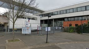 Une secrétaire de direction du collège Joliot-Curie de Stains (Seine-Saint-Denis) hospitalisée dans un état grave après la chute d'une fenêtre. 