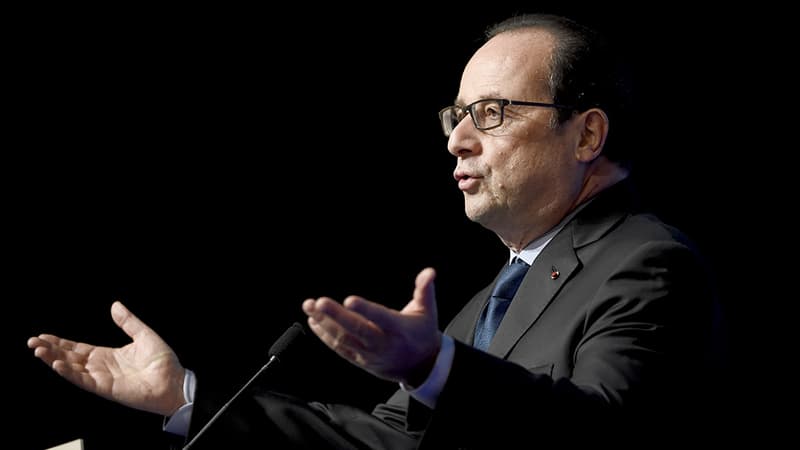 François Hollande, ici le 16 octobre 2014 à La Défense, avait promis "une dose de législative" pendant la campagne de 2012.