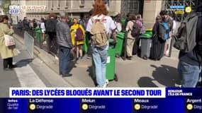 Présidentielle: des lycées parisiens bloqués pour dénoncer l'affiche du second tour