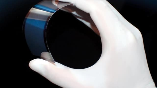 Sunpartner vient de transposer vers des supports souples et ultra minces Wysip, sa technologie capable de transformer n’importe quelle surface en source d’électricité d’origine lumineuse